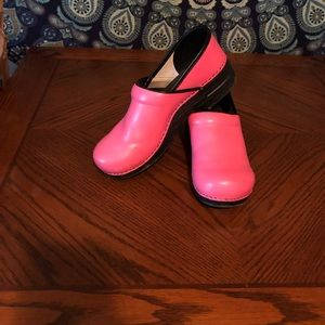 Pretty pink Dansko size 43